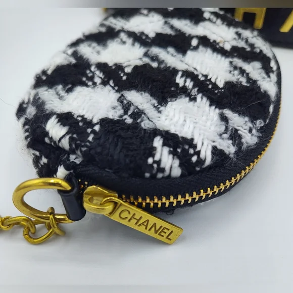 CHANEL Makeup Quilted Mini Crossbody iPhone  Phone Pouch Tweed Coin Case NIB - Picture 7 of 12